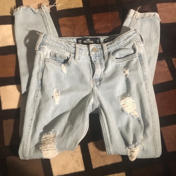 Hollister Denim - Cute Hollister ripped jeans